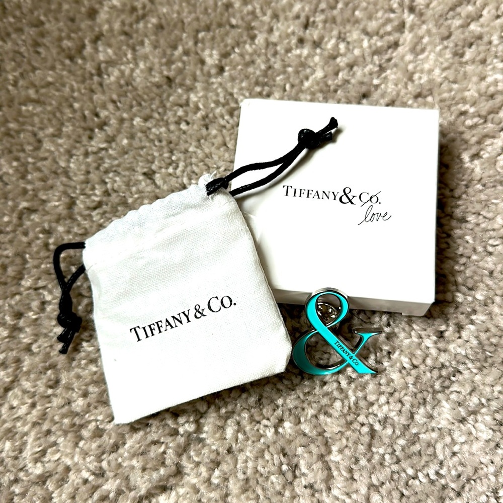 Tiffany & Co. ampersand pin